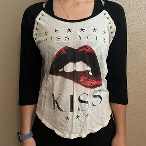 White and black 3/4 sleeve shirt express size M